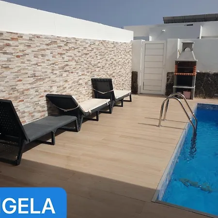 Mike & Angela 아파트 플라야블랑카